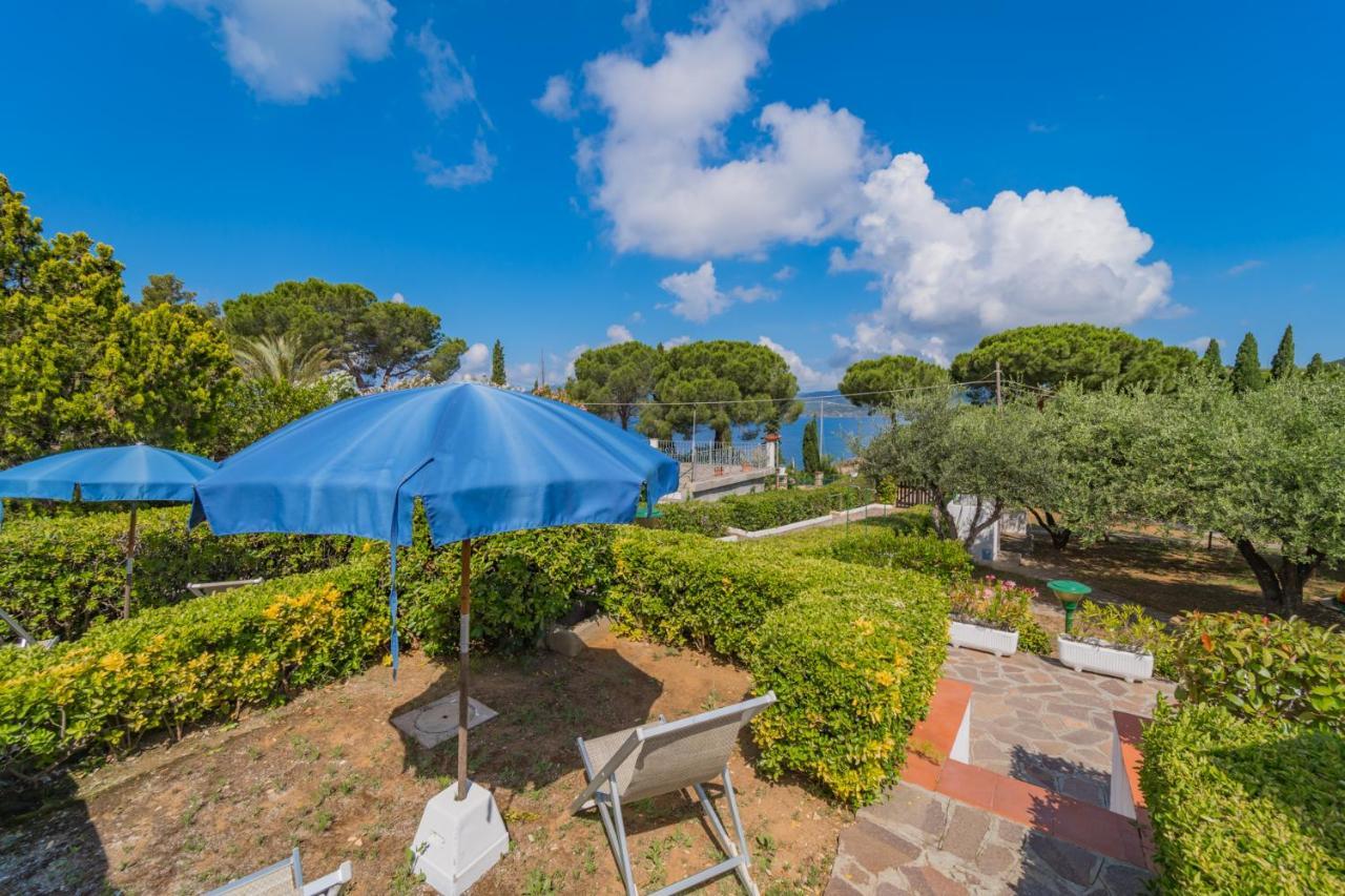 Residence Baia Delle Grazie Casa Morcone Eksteriør billede
