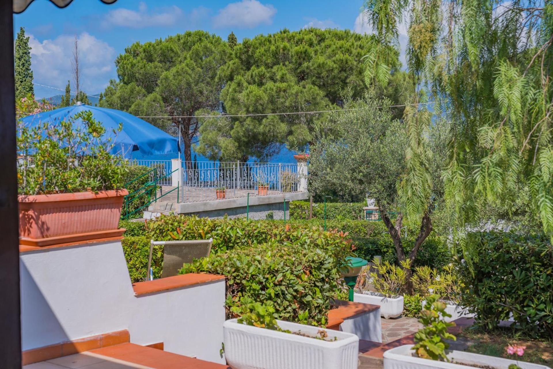 Residence Baia Delle Grazie Casa Morcone Eksteriør billede